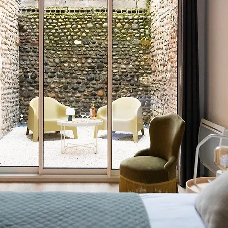 Stylish Family : T4 Avec Cour Au Coeur De Apartment