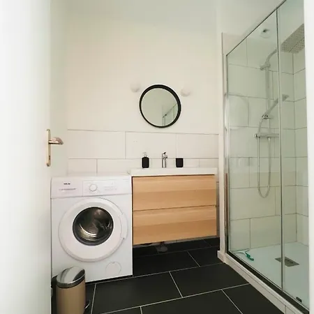 Apartment Stylish Family : T4 Avec Cour Au Coeur De