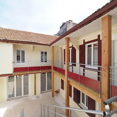 Stylish Family : T4 Avec Cour Au Coeur De Apartment